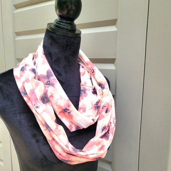 New Women HIGH QUALITY Fashionable Infinity Scarf - Picture 1 of 5